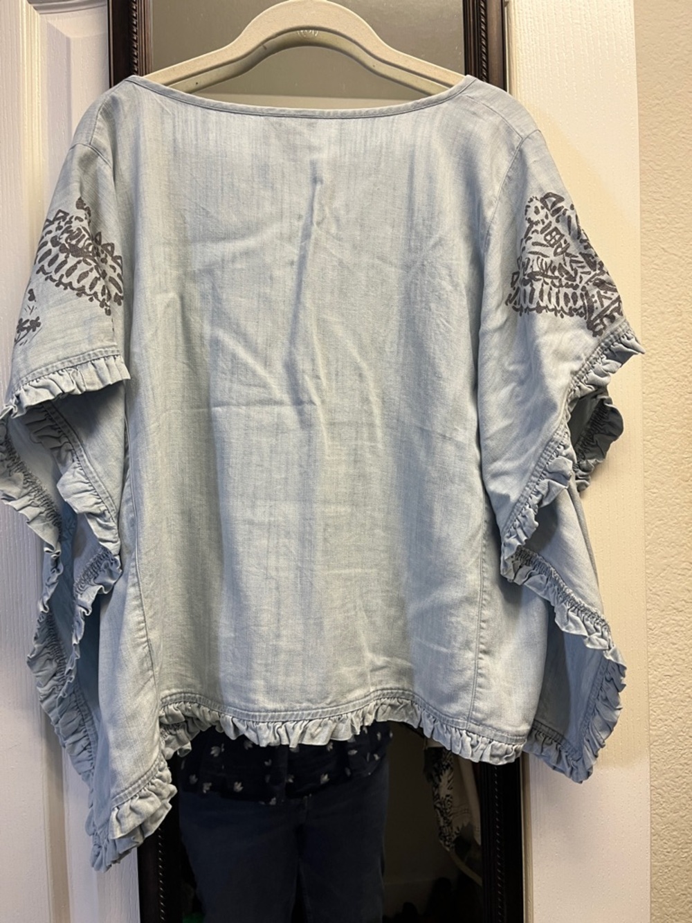 Ariat Pale Blue Embroidered Ruffle-Hem Tunic - Picture 2 of 6